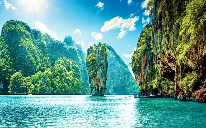 Vịnh Phang Nga là địa điểm du lịch Thái Lan nhất định phải ghé.