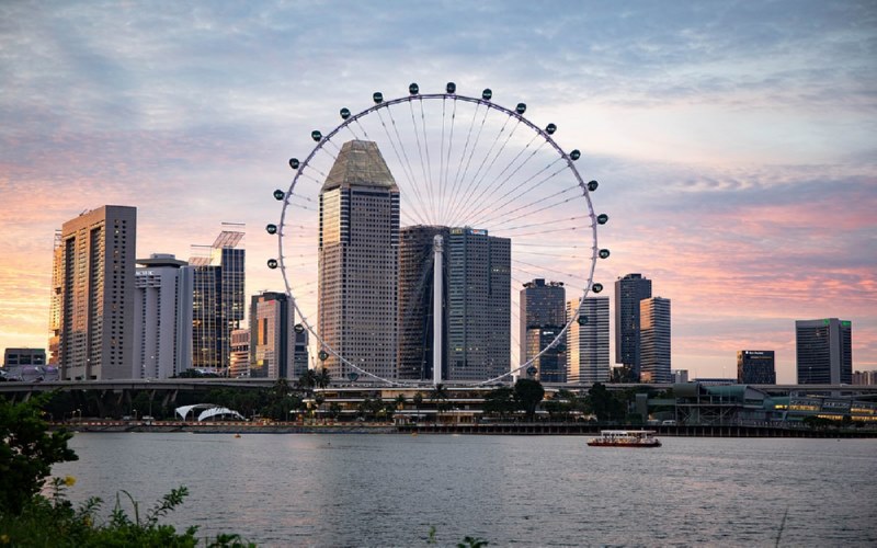 Ngồi Singapore Flyer ngắm toàn cảnh đẹp Singapore trọn vẹn.